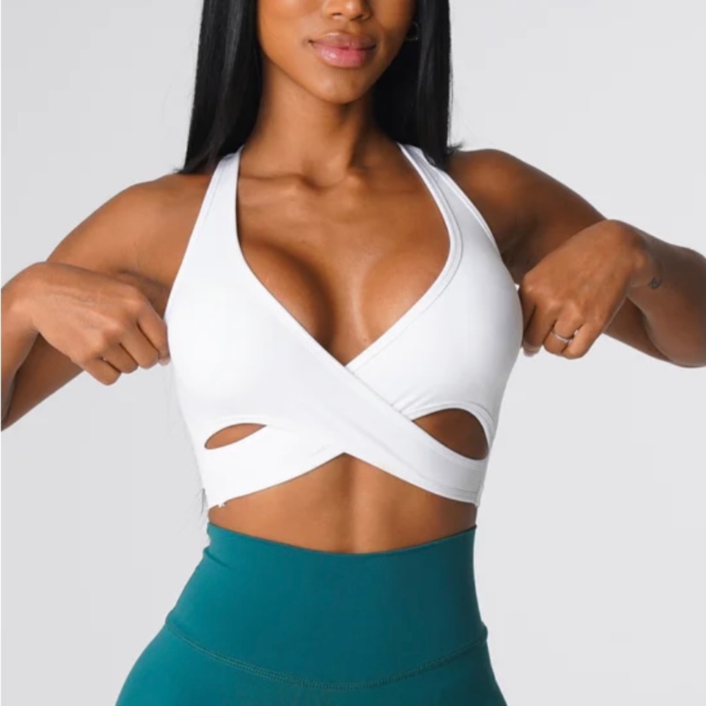 NVGTN White Radiance sports bra